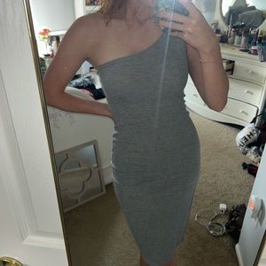 Prettylittlething Bodycon gray one shoulder dress